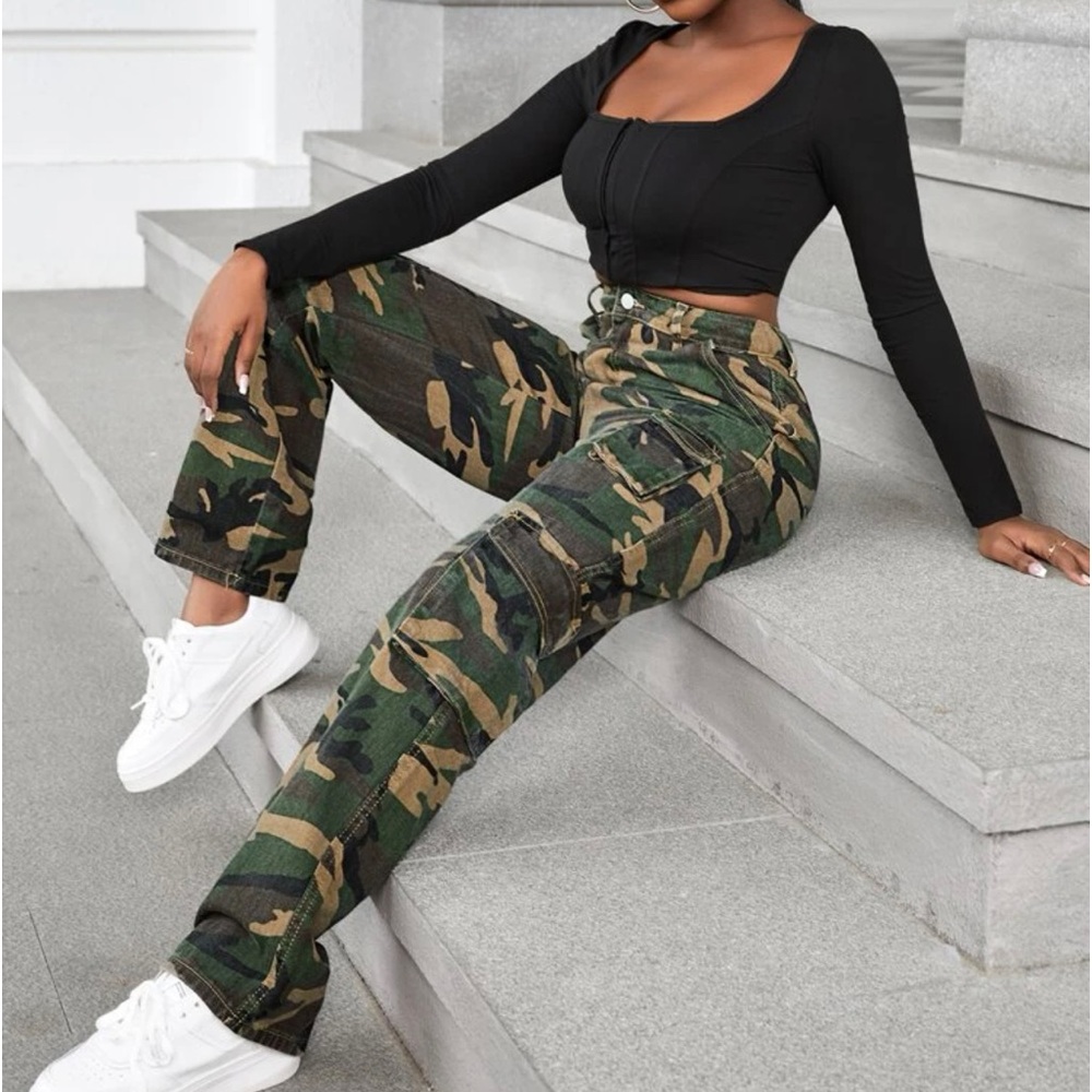 SHEIN SXY High Waist Camo Print Flap Pocket Cargo Jeans Size (XL-12)
